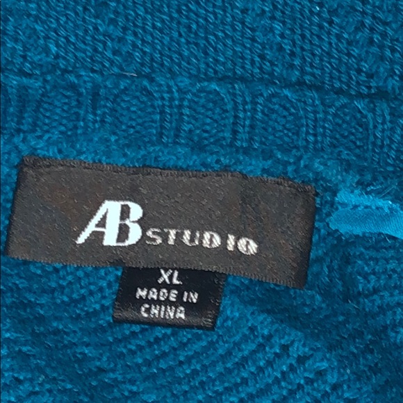 Turquoise V-Neck Sweater - Picture 4 of 4